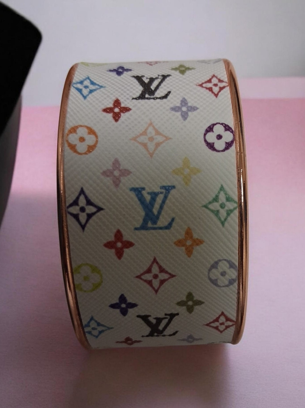 LV Logo Fashion Bracelet - Picture 4 of 4